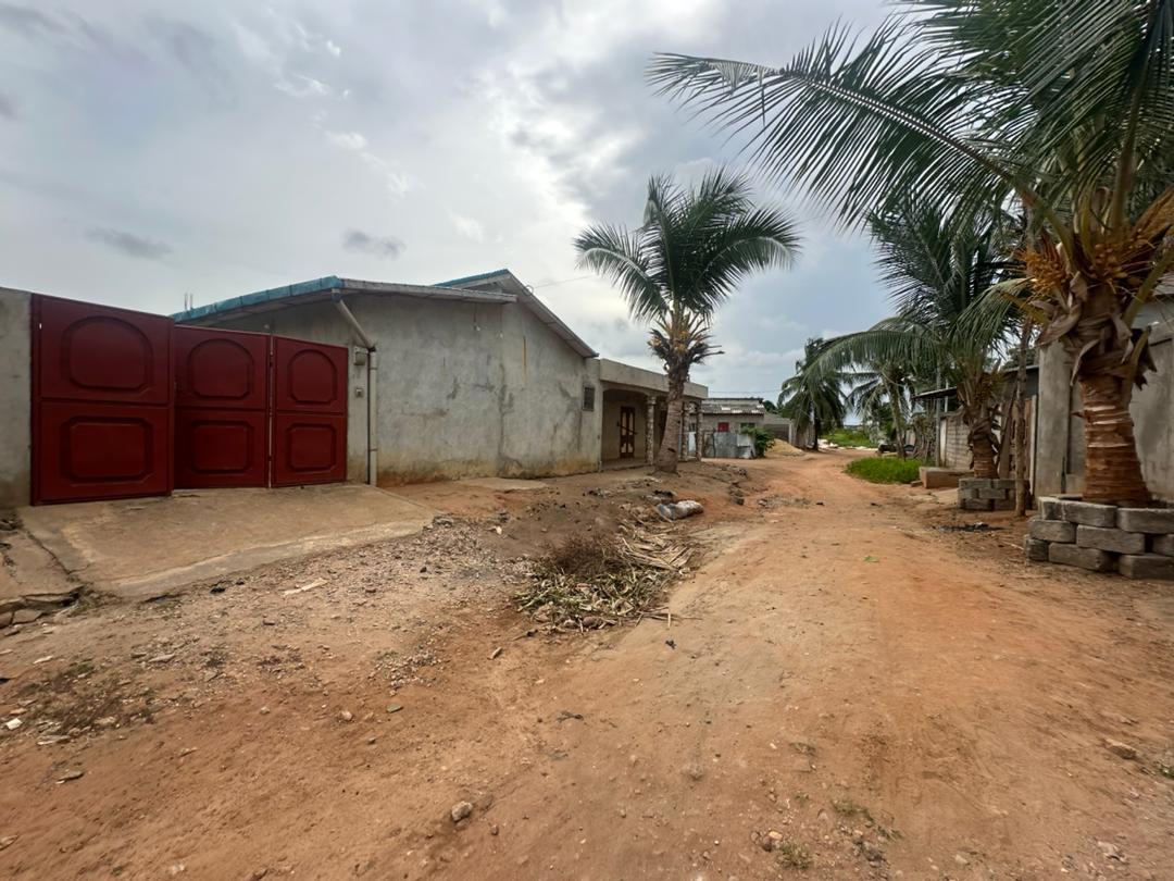 Maison inachevée à vendre à Abomey-Calavi Womey Sodo (2)