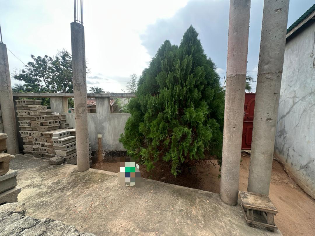 Maison inachevée à vendre à Abomey-Calavi Womey Sodo (2)