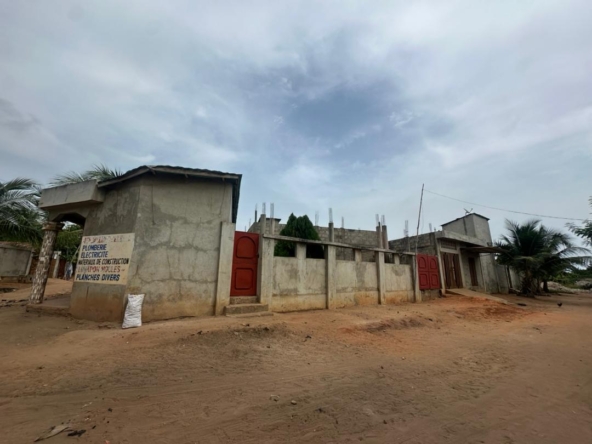 Maison inachevée à vendre à Abomey-Calavi Womey Sodo (2)