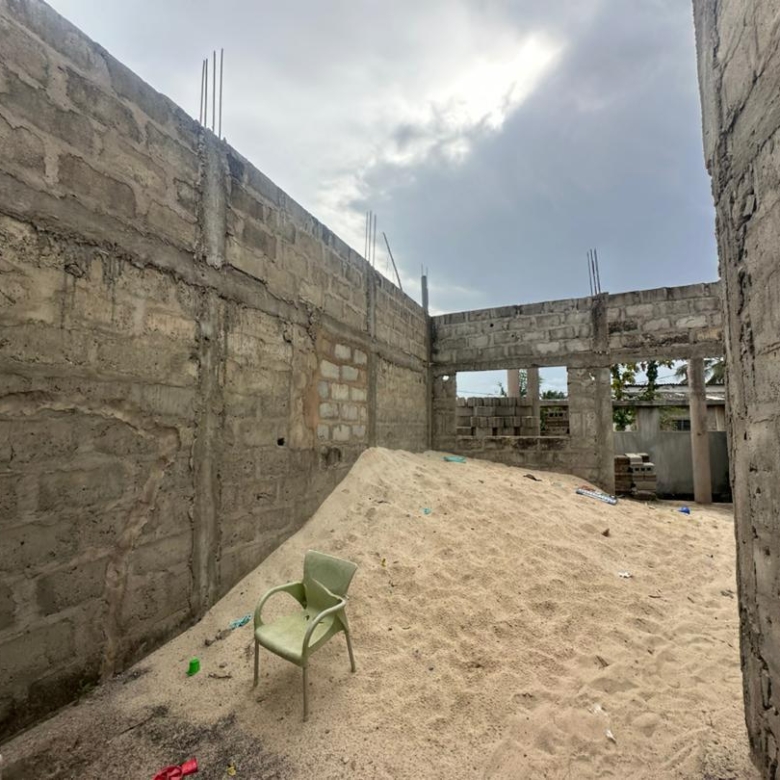 Maison inachevée à vendre à Abomey-Calavi Womey Sodo (2)