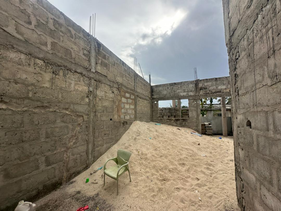 Maison inachevée à vendre à Abomey-Calavi Womey Sodo (2)