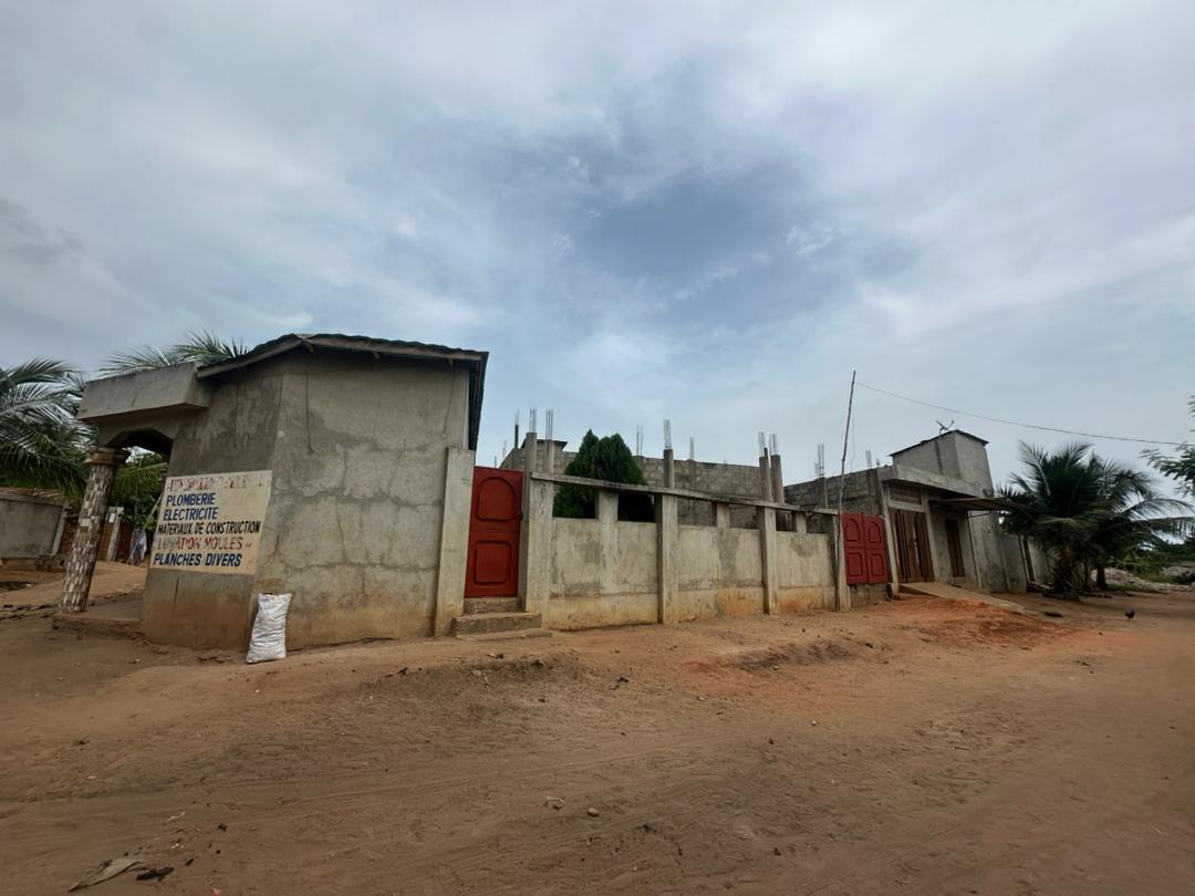 Maison inachevée à vendre à Abomey-Calavi Womey Sodo (2)