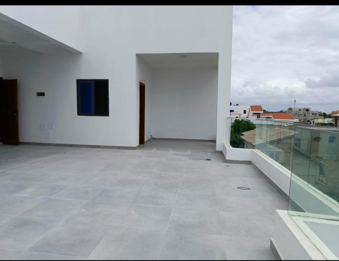 Villa avec piscine à louer à Cotonou Fidjrossè