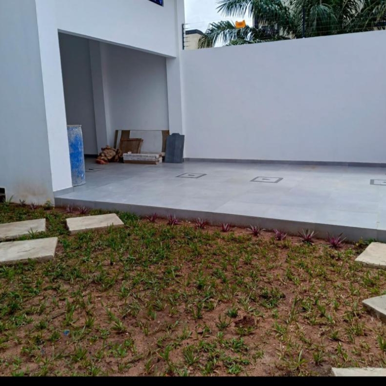 Villa avec piscine à louer à Cotonou Fidjrossè