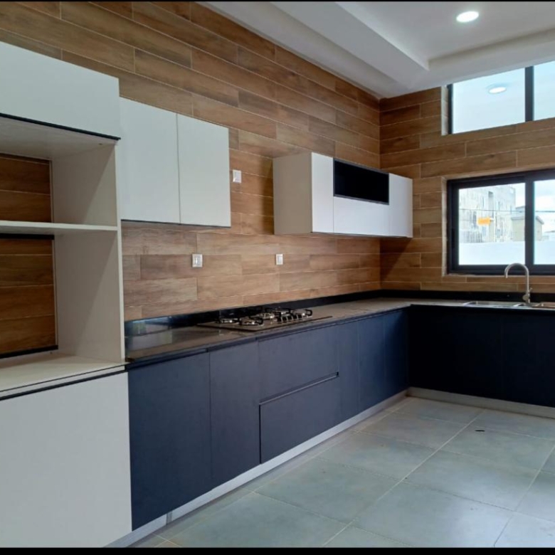 Villa avec piscine à louer à Cotonou Fidjrossè