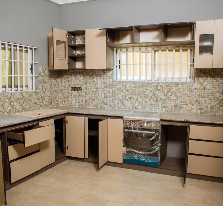 Villa meublée à louer à Cotonou Fidjrossè (63)