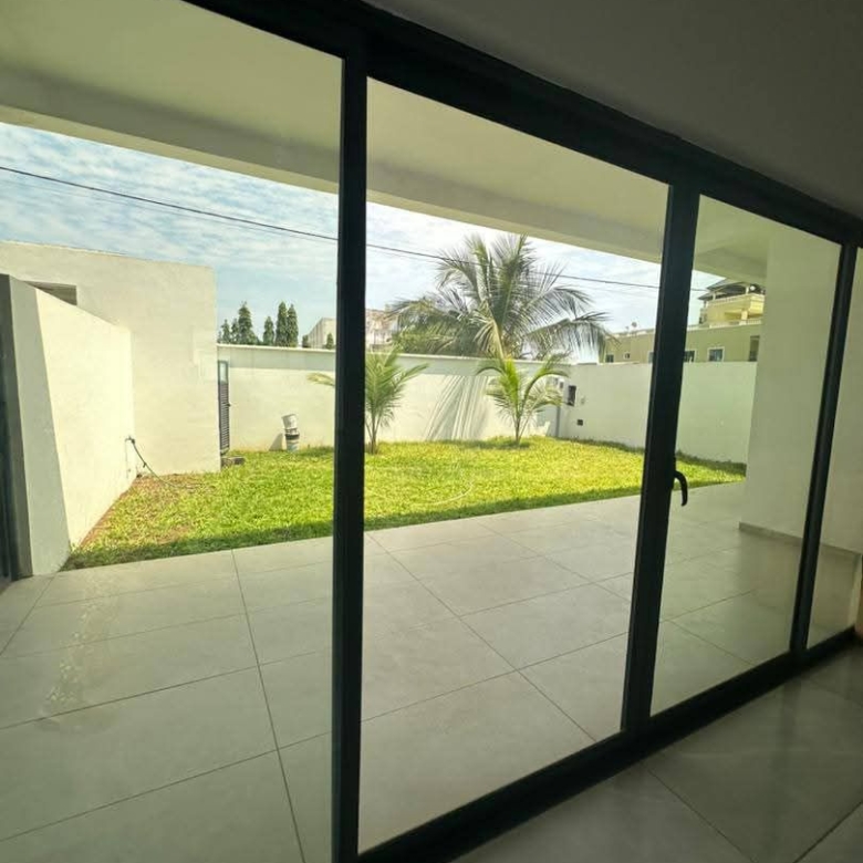 Appartement à louer à Cotonou Fidjrossè Plage (16)