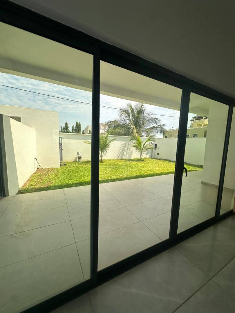 Appartement à louer à Cotonou Fidjrossè Plage (16)