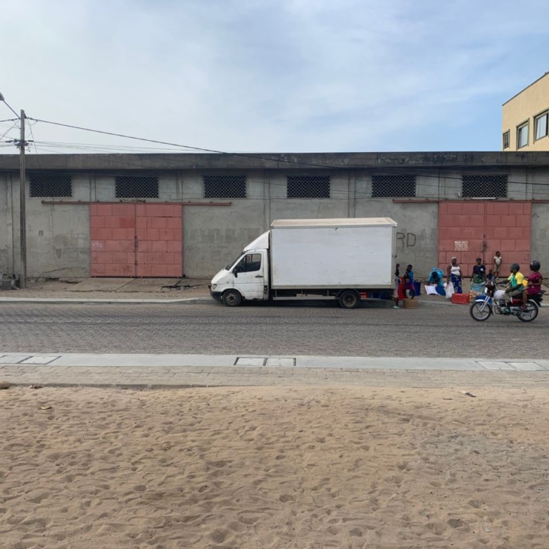 Grand Magasin sur Deux parcelles à louer à Fidjrossè Aibatin