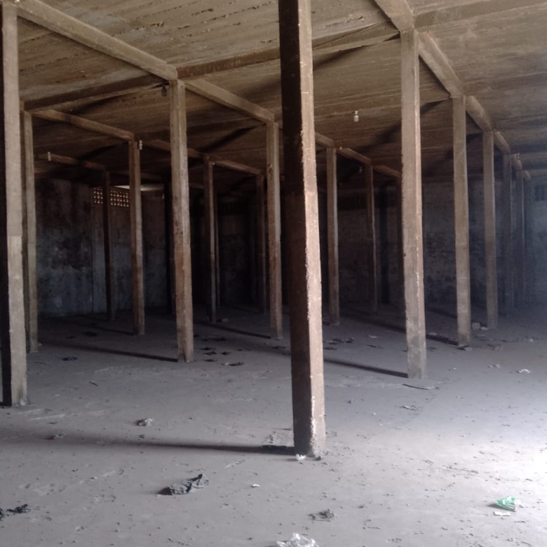 Grand Magasin sur Deux parcelles à louer à Fidjrossè Aibatin