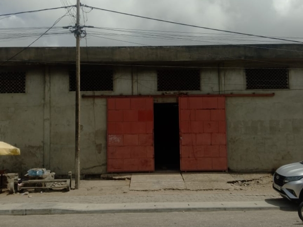 Grand Magasin sur Deux parcelles à louer à Fidjrossè Aibatin