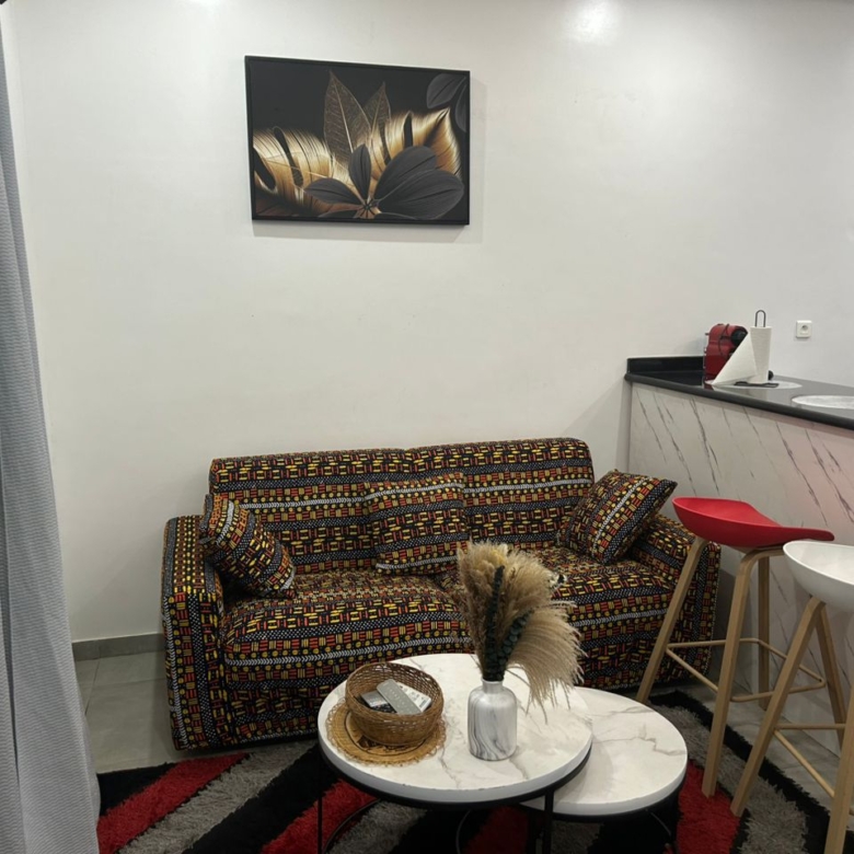 Studio meublé à louer à Cotonou Fidjrossè Houenoussou
