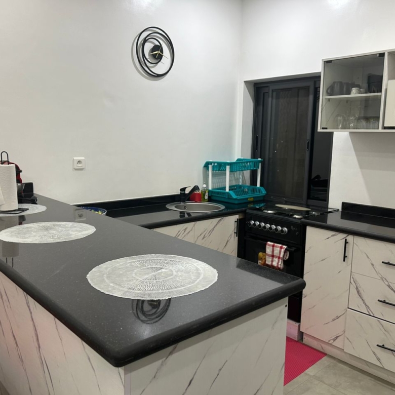 Studio meublé à louer à Cotonou Fidjrossè Houenoussou