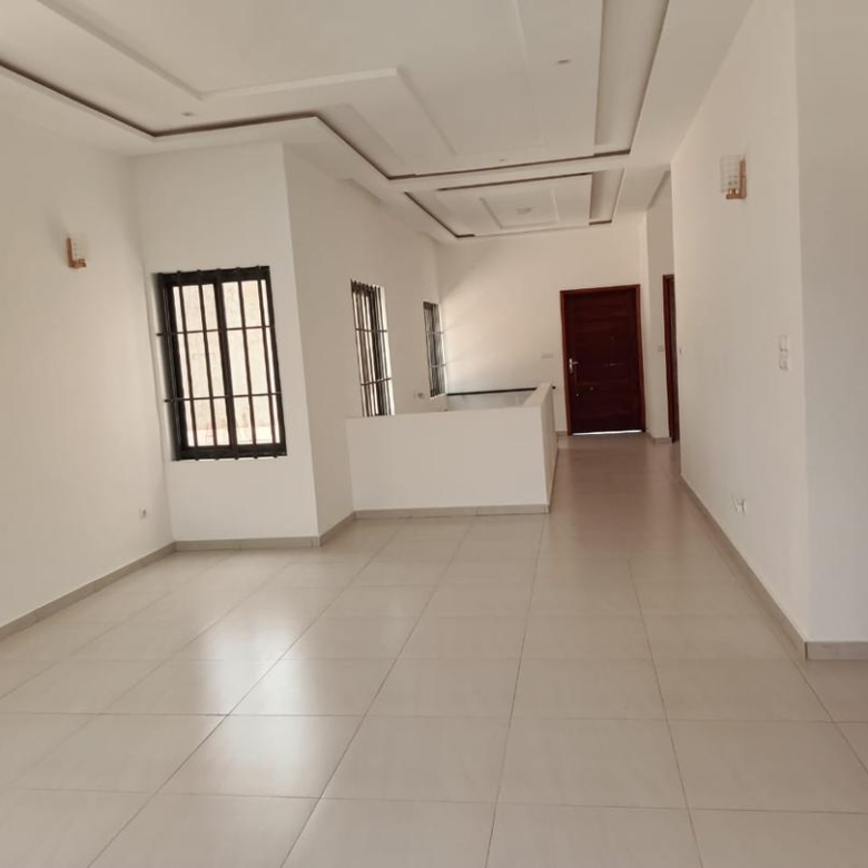 Villa A louer à Cotonou Fidjrossè Plage