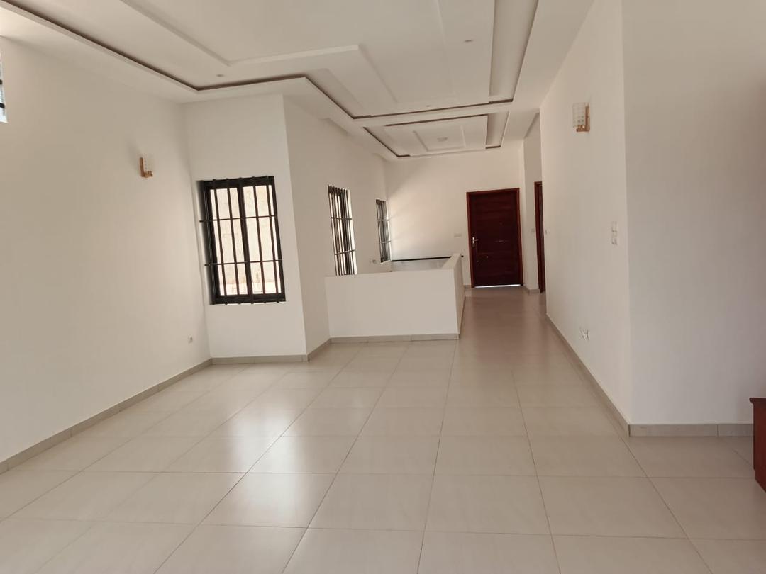Villa A louer à Cotonou Fidjrossè Plage