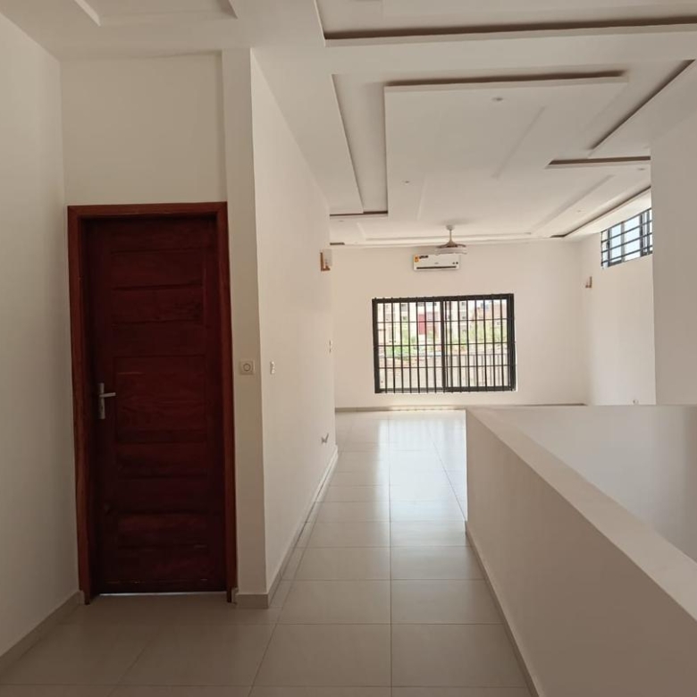 Villa A louer à Cotonou Fidjrossè Plage