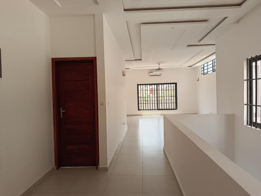 Villa A louer à Cotonou Fidjrossè Plage