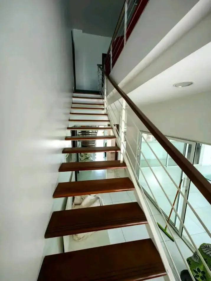Villa Duplex à vendre à Cotonou Fidjrossè Plage (22)