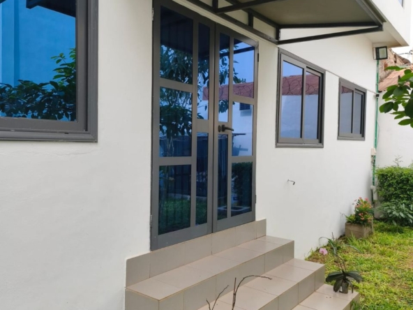 Villa Duplex meublée à vendre à Abomey-Calavi Bakhita Finafa