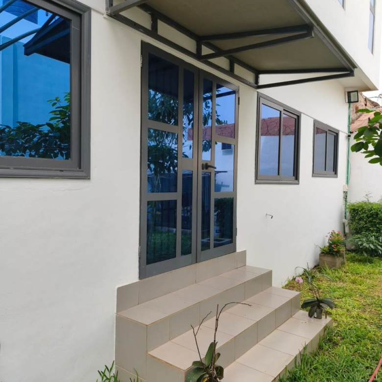 Villa Duplex meublée à vendre à Abomey-Calavi Bakhita Finafa
