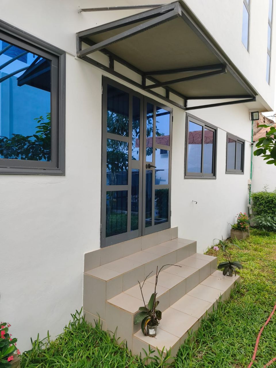 Villa Duplex meublée à vendre à Abomey-Calavi Bakhita Finafa