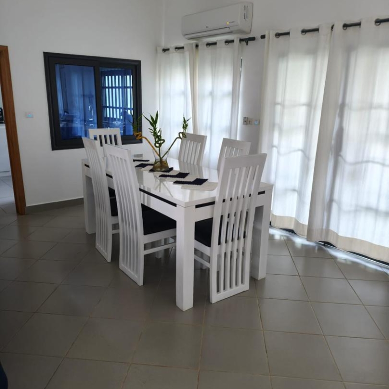 Villa Duplex meublée à vendre à Abomey-Calavi Bakhita Finafa