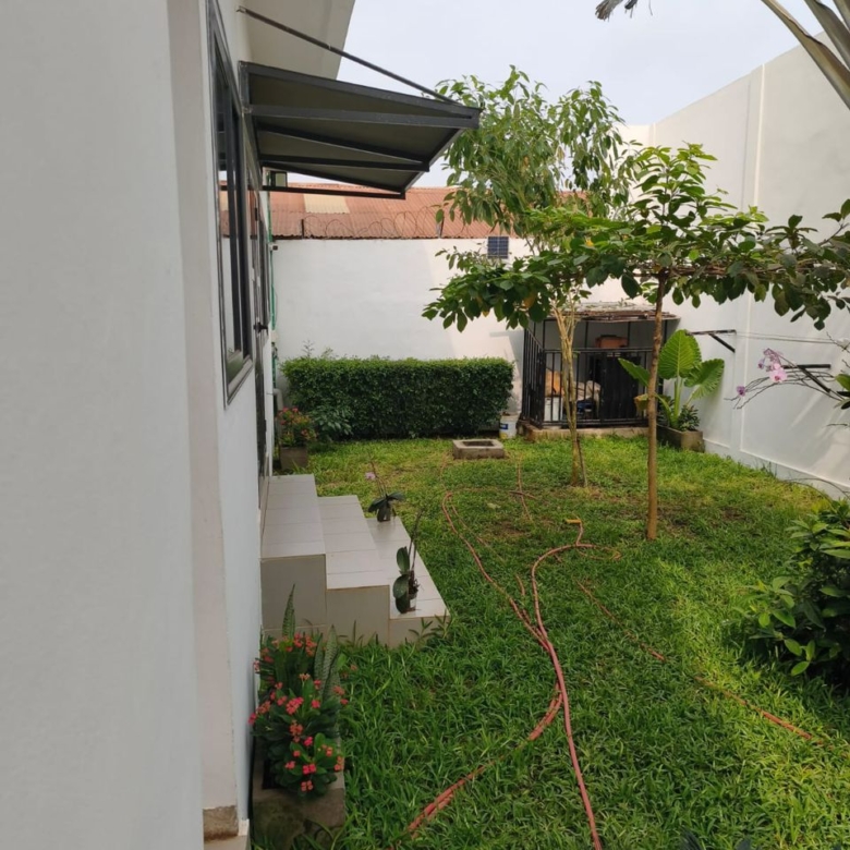 Villa Duplex meublée à vendre à Abomey-Calavi Bakhita Finafa