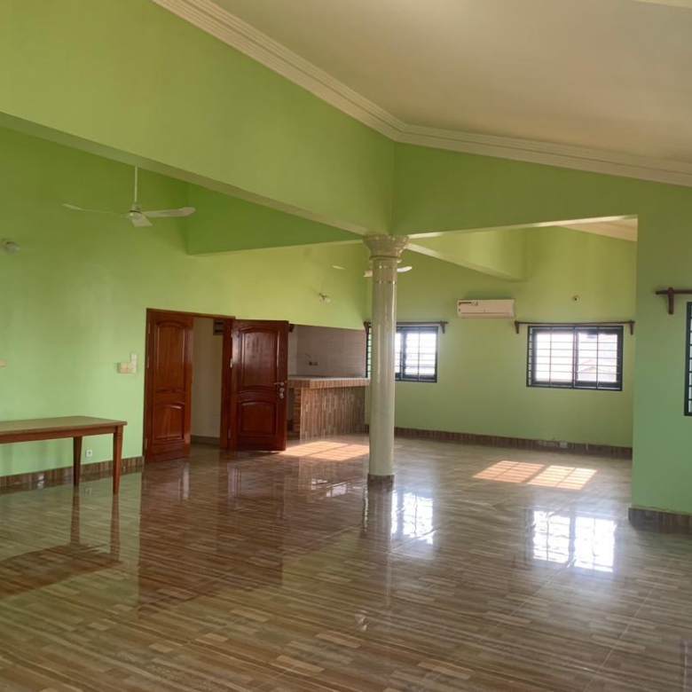 Villa à louer à Cotonou Fidjrossè Plage (17)