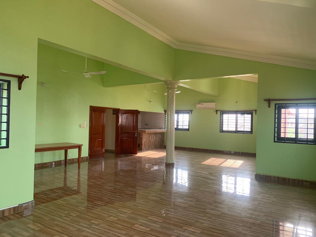 Villa à louer à Cotonou Fidjrossè Plage (17)