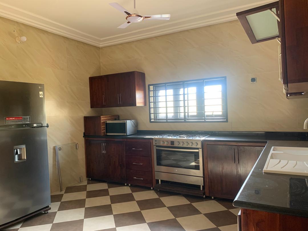 Villa à louer à Cotonou Fidjrossè Plage (17)