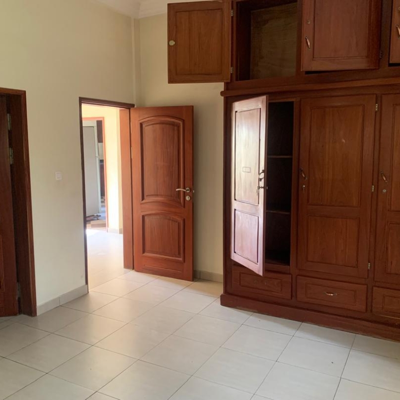 Villa à louer à Cotonou Fidjrossè Plage (17)