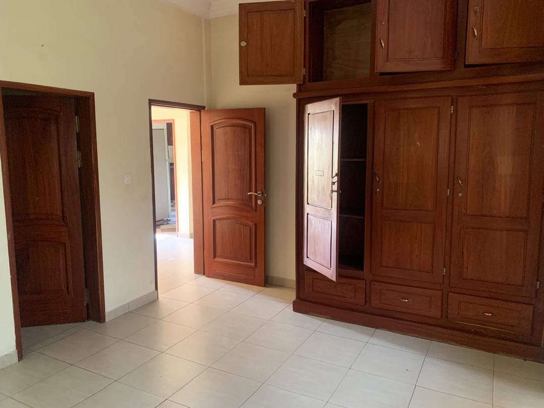Villa à louer à Cotonou Fidjrossè Plage (17)