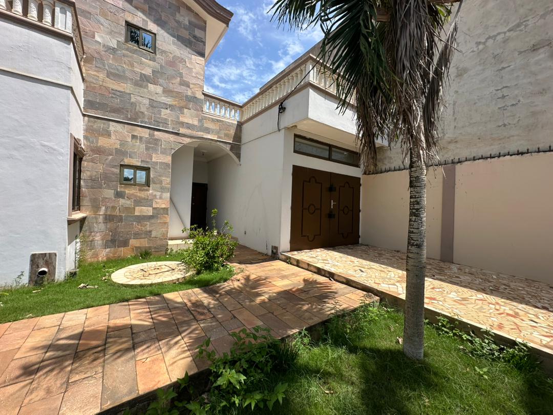 Villa à vendre à Abomey Calavi Akassato