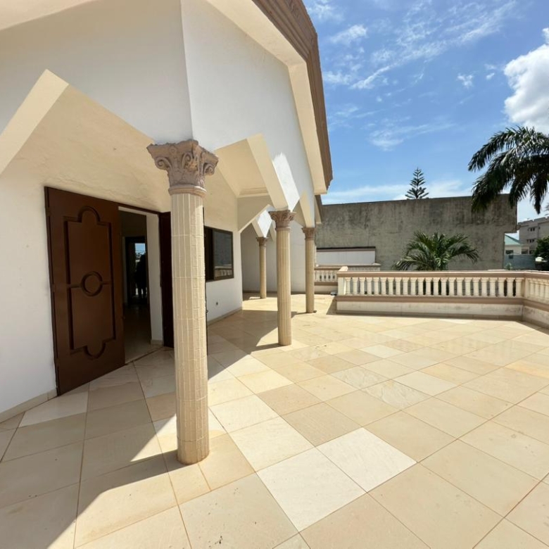 Villa à vendre à Abomey Calavi Akassato