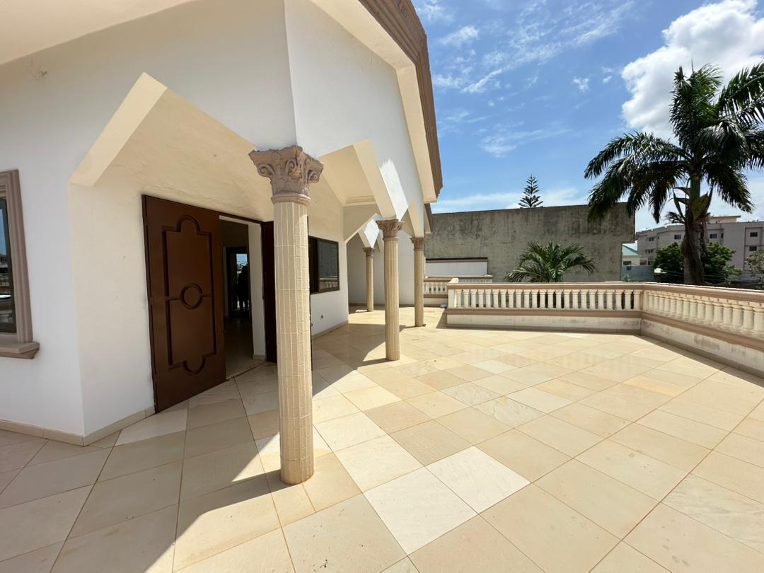 Villa à vendre à Abomey Calavi Akassato
