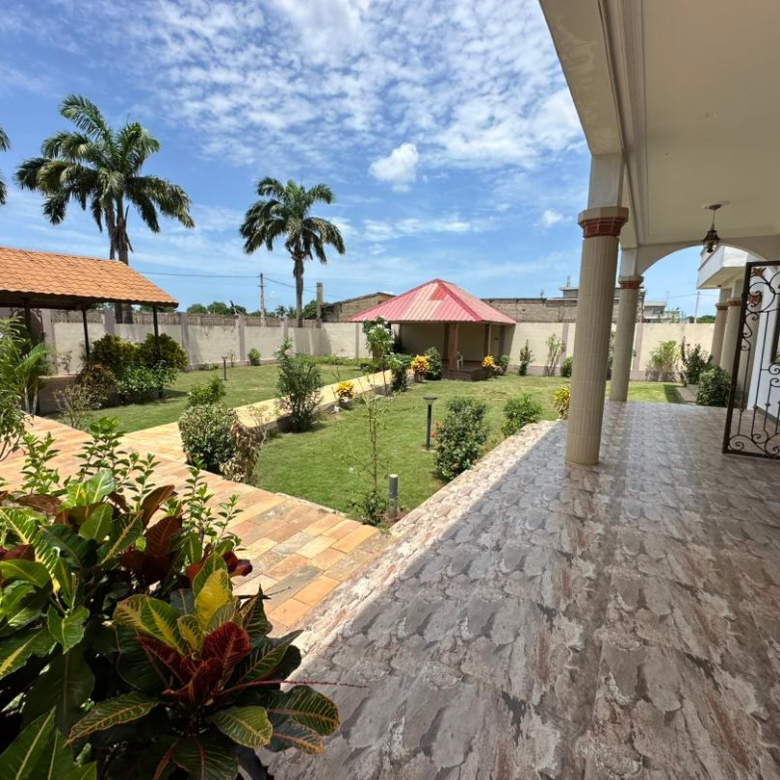 Villa à vendre à Abomey Calavi Akassato