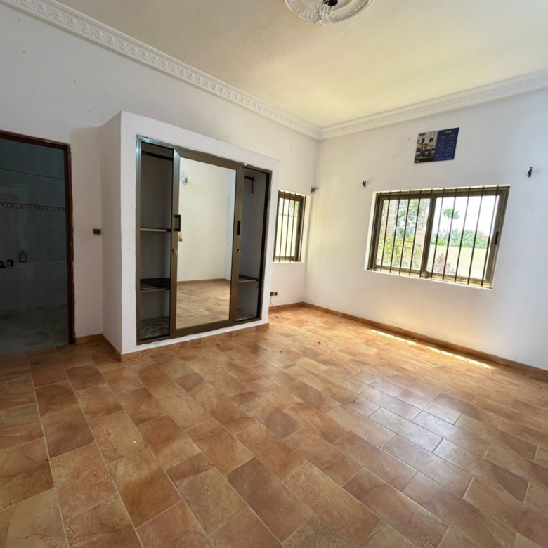 Villa à vendre à Abomey Calavi Akassato