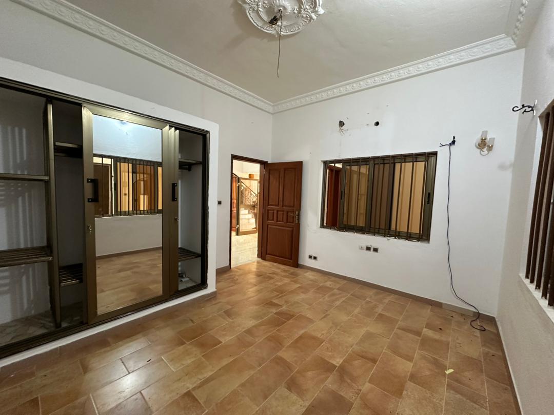 Villa à vendre à Abomey Calavi Akassato