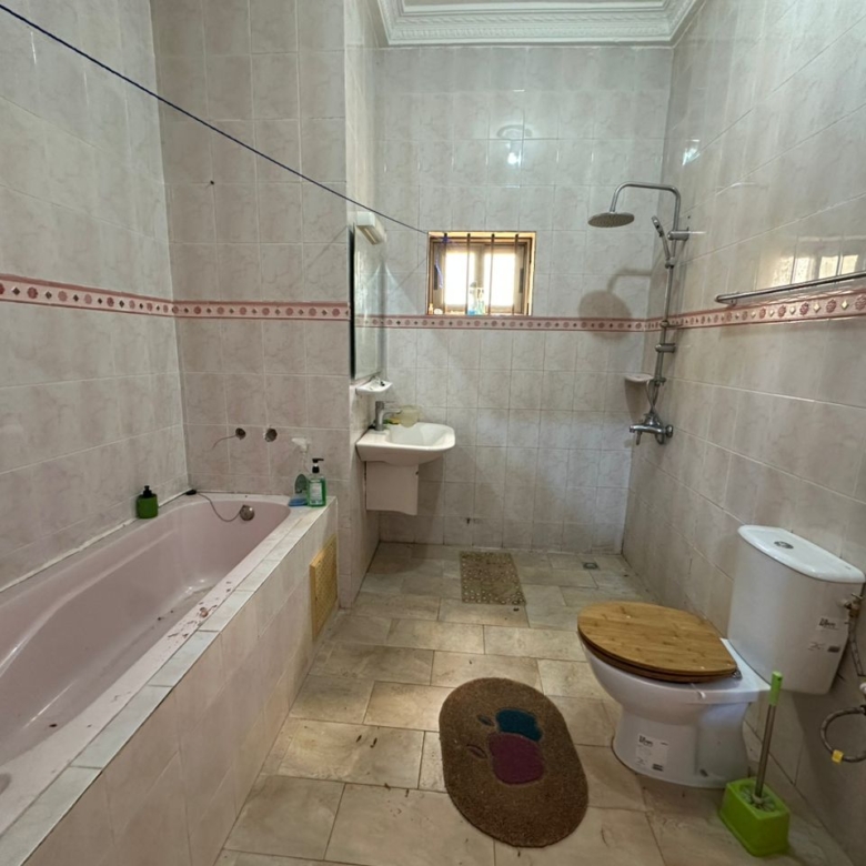 Villa à vendre à Abomey Calavi Akassato