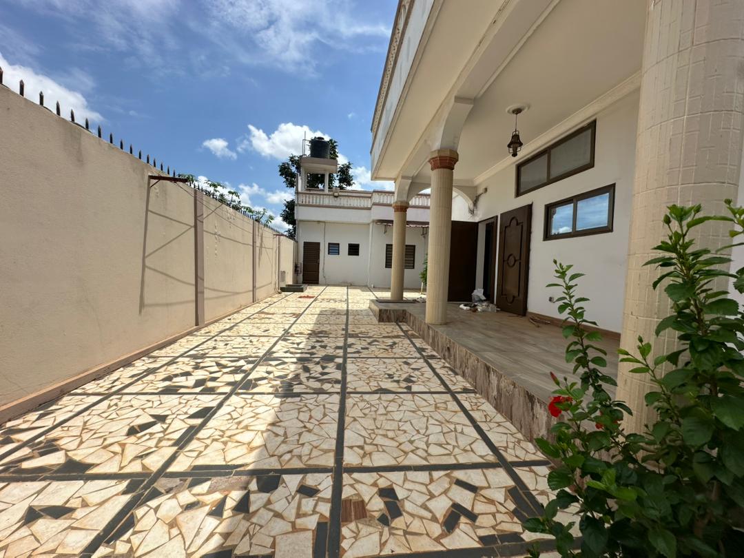 Villa à vendre à Abomey Calavi Akassato