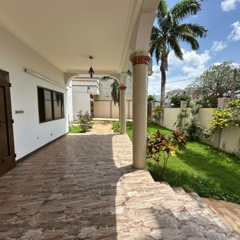 Villa à vendre à Abomey Calavi Akassato