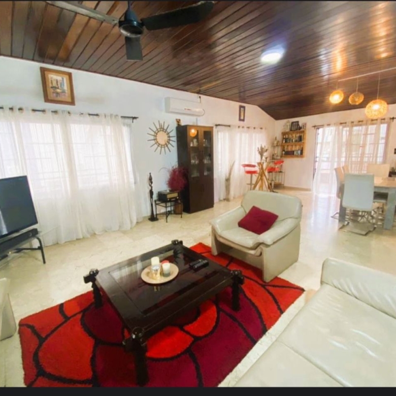 Villa à vendre à Cotonou Fidjrossè Plage