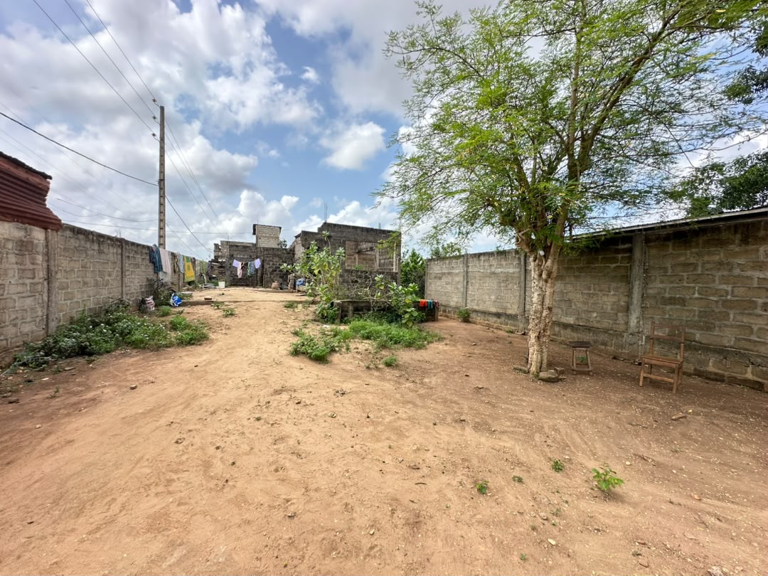 Terrain de 1014 m2 à vendre ensemble à Abomey-Calavi Maria Gleta