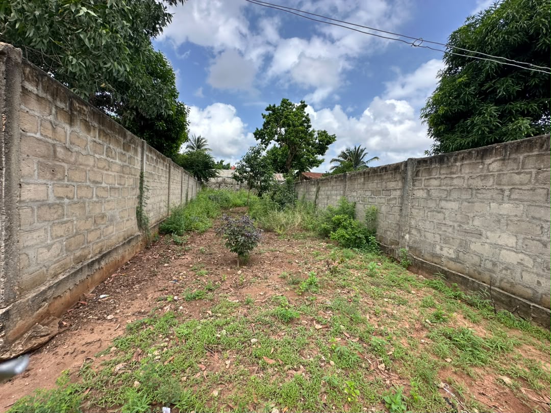 Terrain de 1014 m2 à vendre ensemble à Abomey-Calavi Maria Gleta