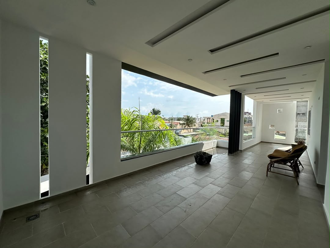 Villa Duplex meublée à louer avec Jardin à Fidjrossè