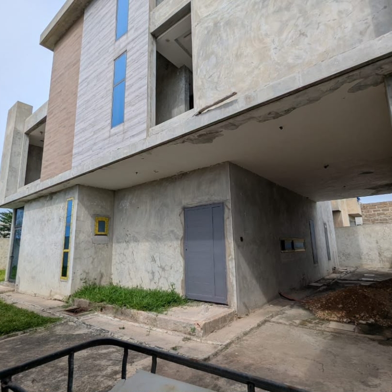 Villa à vendre à Sèmè Podji