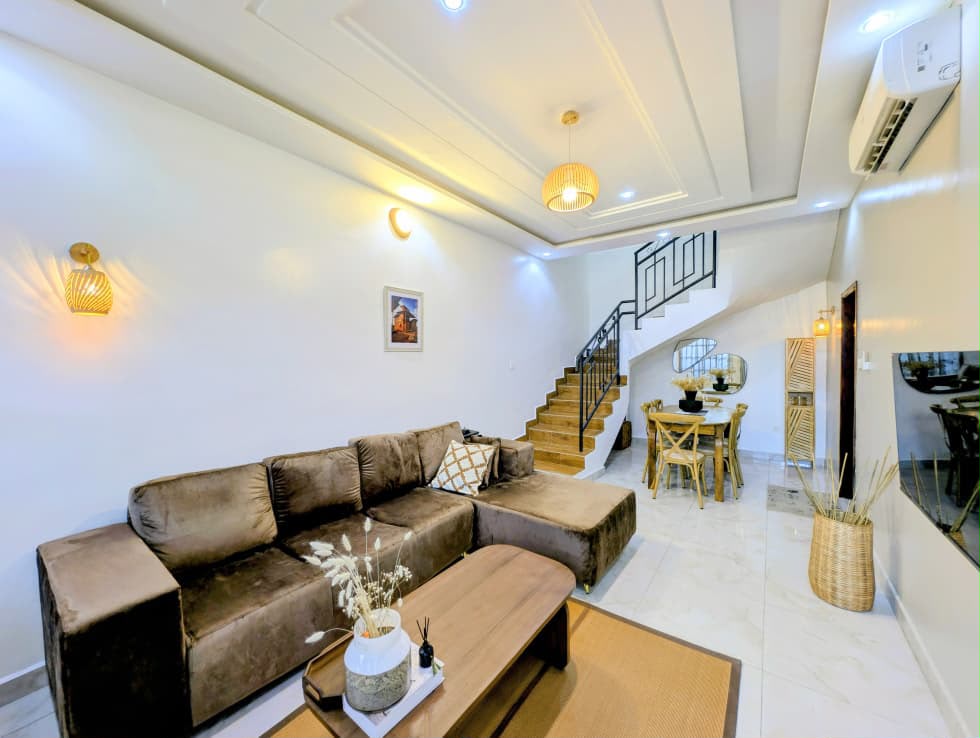 Duplex meublé à louer à Cotonou Fidjrossè Calvaire