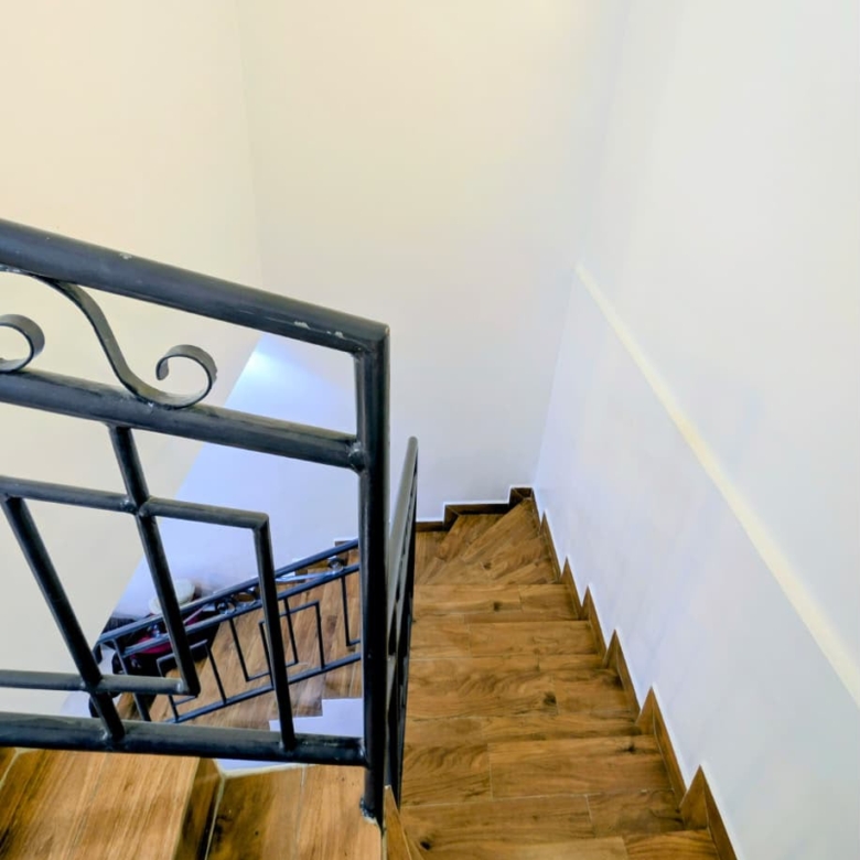 Duplex meublé à louer à Cotonou Fidjrossè Calvaire