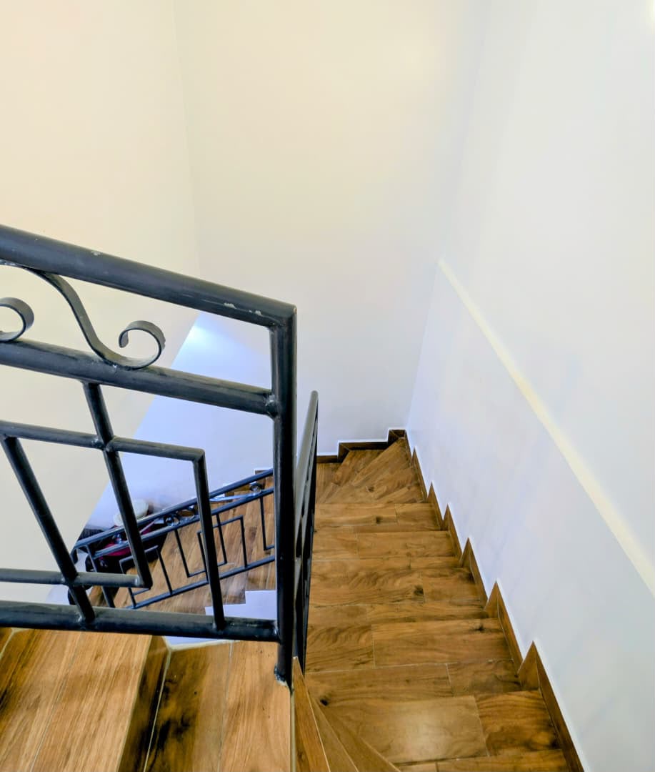 Duplex meublé à louer à Cotonou Fidjrossè Calvaire