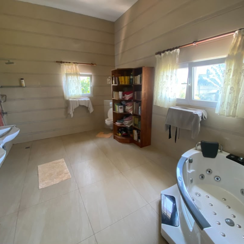VILLA À VENDRE À COTONOU AKPAKPA QUARTIER JACK
